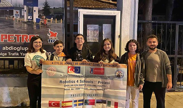 Ortaokul öğrencileri İspanya yolcusu