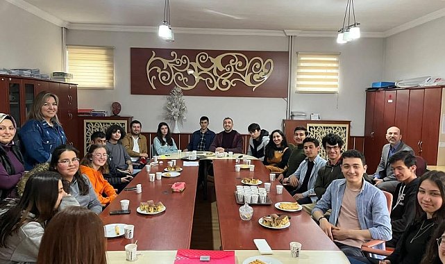 Osmancık&#039;ta lise öğrencileri ile mezunlar buluştu