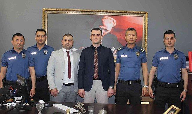Osmaneli&#039;nde başarılı polislere takdir belgesi verildi