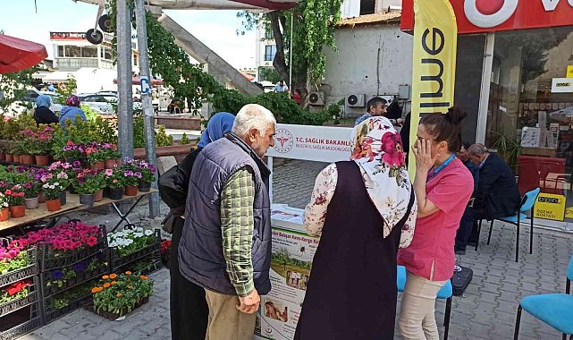 Osmaneli'nde sağlıkçılar vatandaşları KKKA hastalığına karşı bilgilendirdi