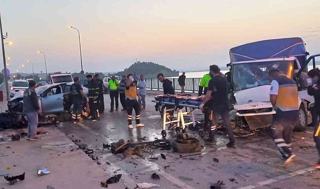 Otomobil ile kamyonet çarpıştı: 6 yaralı