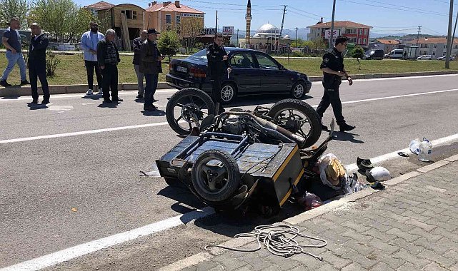 Otomobilin çarptığı motosiklet sürücüsü ağır yaralandı