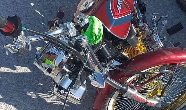 Otomobille çarpışan motosikletin sürücüsü yaralandı