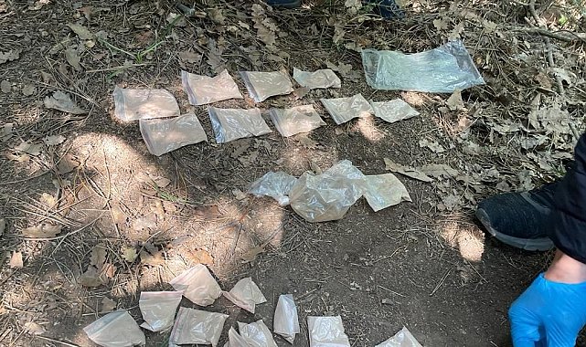 Otoyol kenarında uyuşturucu satışına polisten suçüstü