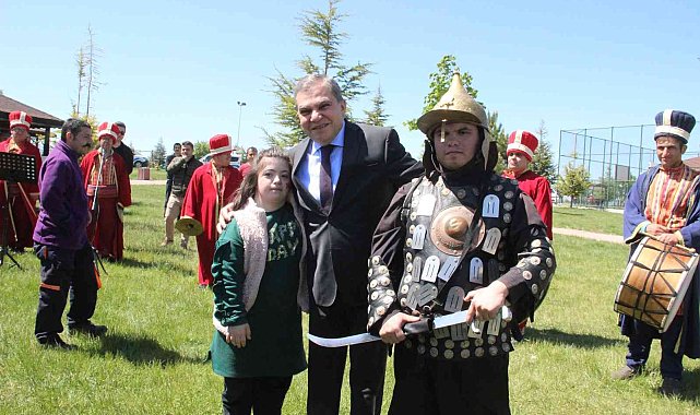 Özel öğrenciler şenlikte gönüllerince eğlendi