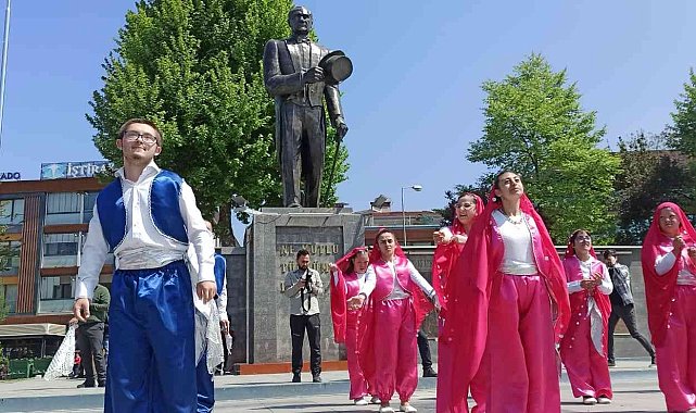Özel öğrencilerin dansları beğeniyle izlendi
