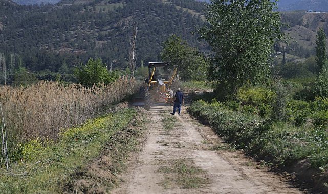Pamukkale'de çiftçilere yol desteği