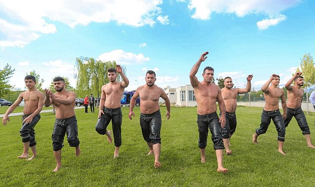 Pamukkaleli pehlivanlar er meydanına hazır