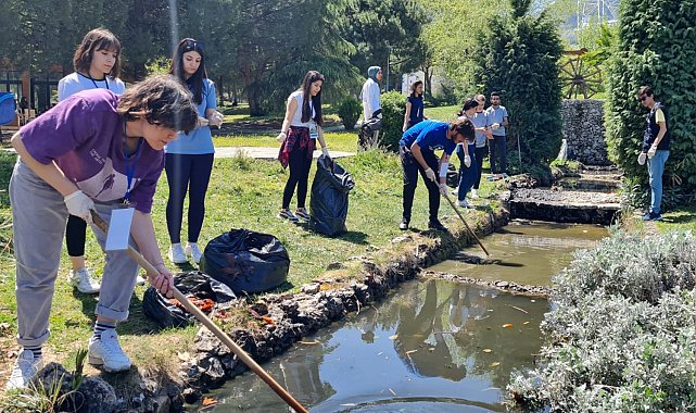 PAÜ Gölbahçe, gönüllü öğrencilerin desteği ile temizlendi
