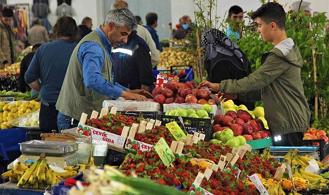 Pazarda fiyatlar düşüyor
