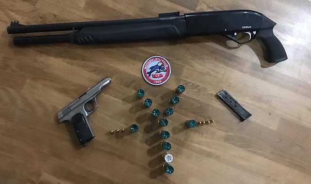 Polis ruhsatsız tabanca ile pompalı tüfek ele geçirdi