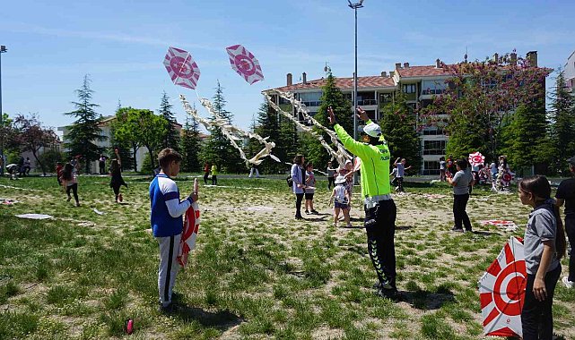 Polis ve jandarmadan öğrencilere uçurtma şenliği