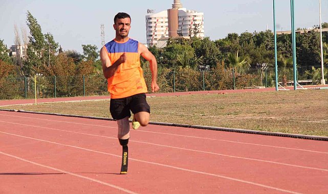 Protezi ile hayallerinin peşinden koşuyor