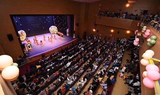 Pursaklar'da minik öğrencilerin ilk mezuniyet heyecanı