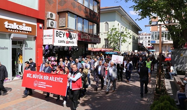 "Biz Büyük Bir Aileyiz" sloganıyla farkındalık yürüyüşü