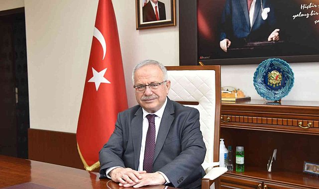 Rektör Ak: "KMÜ, 44 farklı ülkeden 612 yabancı öğrencisiyle uluslararası bir yükseköğretim kurumudur"
