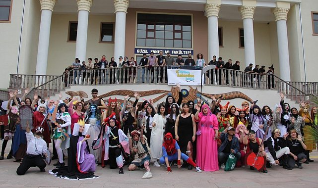 Rektör Kazım UYsal: &quot;Dünyayı sanatla ve sanatçıyla değiştirebiliriz&quot;