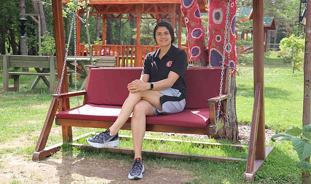 Sağlık sorunu sebebiyle yüzmeyi bıraktı, milli formayla Avrupa Şampiyonası'na hazırlanıyor