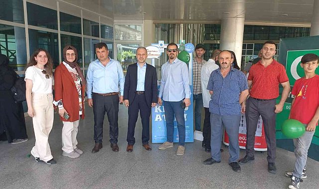 Sağlıkçılar farkındalık standı açtı