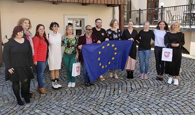 Şahidi Ortaokulu Polonya'da Türkiye'yi temsil etti