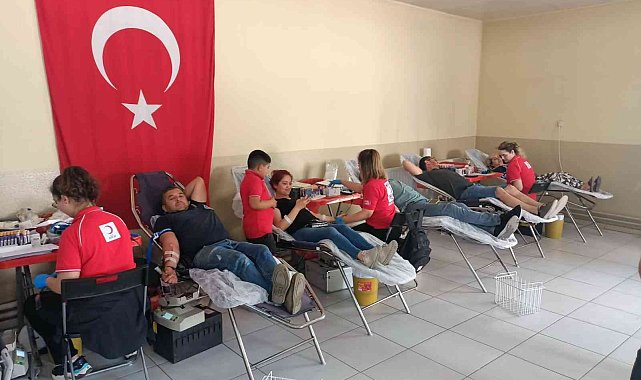 Salihli Akaydın İlkokulu'ndan kan bağışı seferberliği