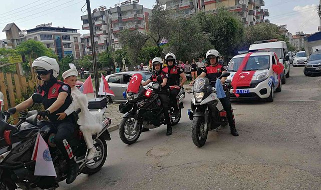 Salihli'de şehit çocuğuna özel konvoy