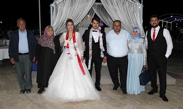 Salihli'de şehit kardeşi dünya evine girdi