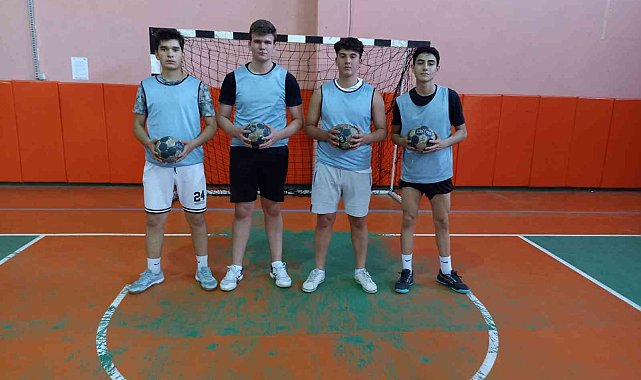 Salihli'den hentbol milli takım kampına 4 oyuncu