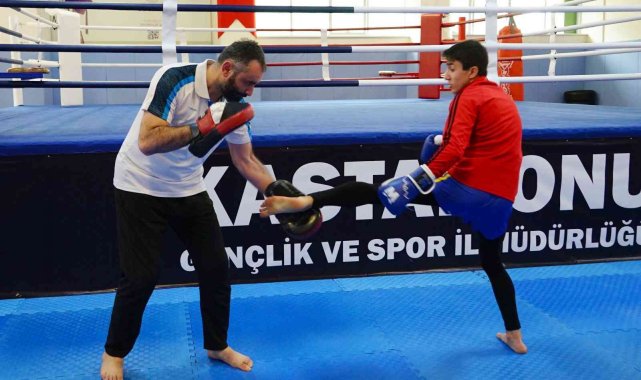 Şampiyon olabilmek için her gün 90 kilometre yol kat ediyor