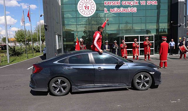 Şampiyonlara mehterli karşılama