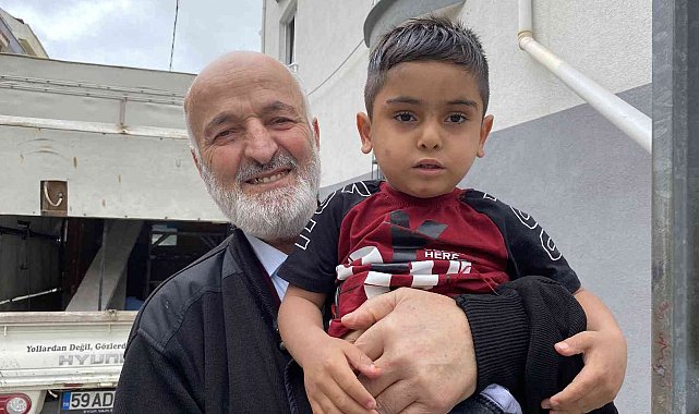 Sancaktepe'de ölüm teğet geçti: Küçük çocuk, cipin altından yara almadan kurtuldu