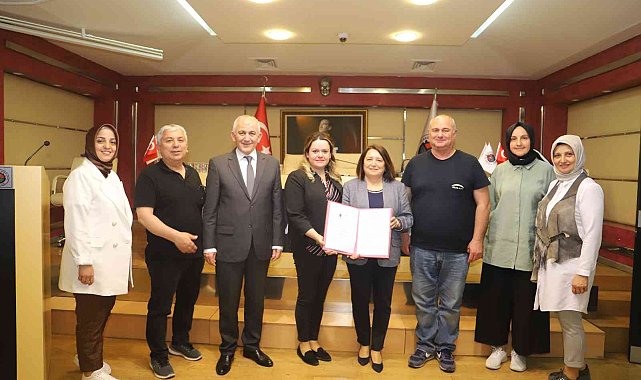 Saniyede Kadın Eli&#039;ne Delta Çoraptan destek