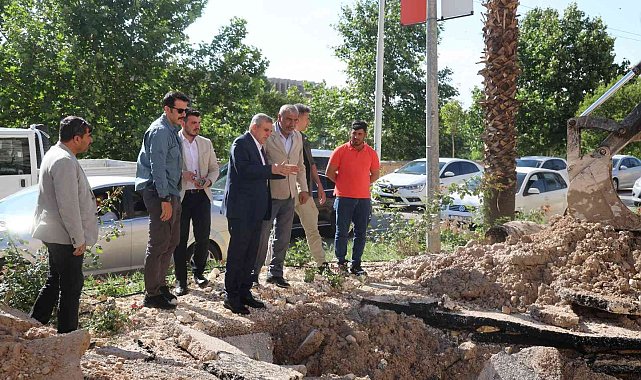 Şanlıurfa'da çöken yol onarılarak trafiğe açıldı