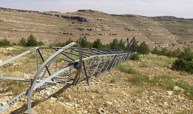 Şanlıurfa&#039;da fırtınanın yıktığı 144 elektrik direği yenilendi