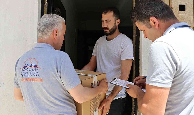 Şanlıurfa'da ihtiyaç sahiplerine gıda kolileri ulaştırılıyor