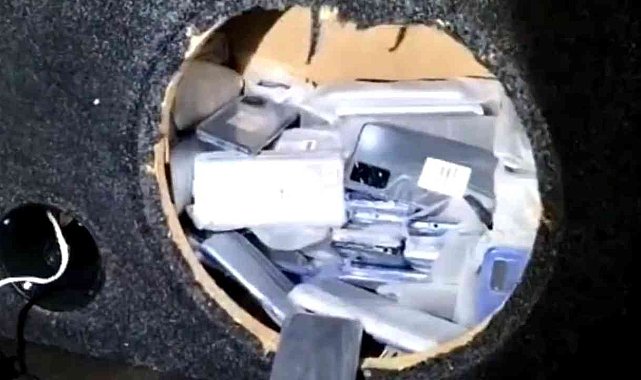 Şanlıurfa'da ses sistemi içerisinde 267 adet cep telefonu ele geçirildi