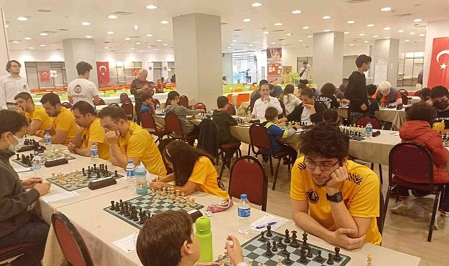 Satranç yöre yarışmalarında dereceye girenler ödüllendirildi