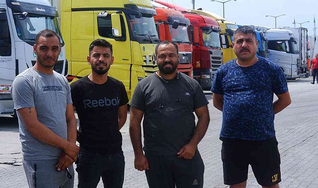 Sebze ve meyve taşıyan tırlar günlerdir Kapıkule'de bekliyor