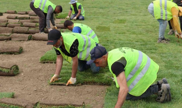 Şehir Hastanesi yolu güzelleşiyor