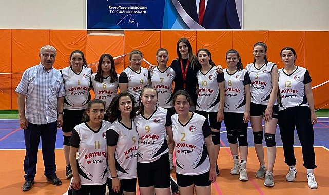 Selendi'de filenin sultanı Mehmet Akif Ersoy Anadolu Lisesi