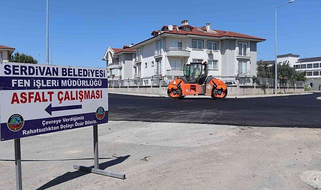 Serdivan'da 5 sokak daha asfaltlandı