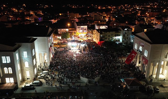 Seydikemerliler, Ece Mumay ile coştu