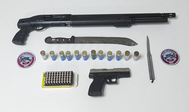 Silahla yakalanan 9 şüpheli gözaltına alındı