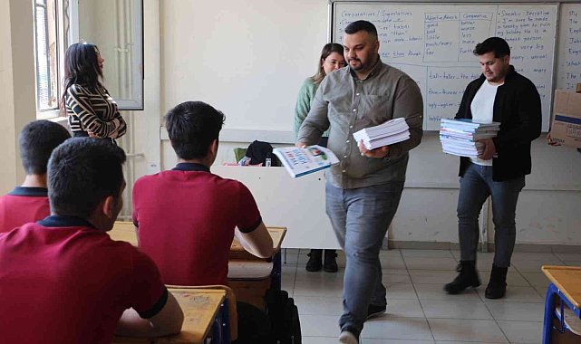 Silopi Türk Ocaklarından öğrencilere kaynak kitap desteği