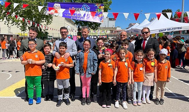 Sinop&#039;ta lösemili çocuklar yararına sergi