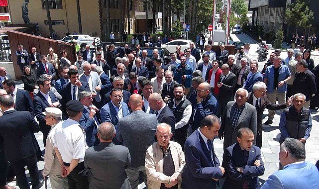 Sivas Valiliğine atanan Yılmaz Şimşek, Sivas'a uğurlandı