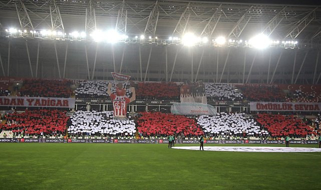 Sivasspor taraftarından Alanya maçına koreografi hazırlığı
