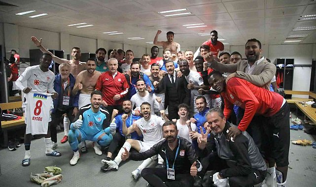 Sivasspor'da Rıza Çalımbay ve 6 futbolcunun sözleşmesi sona eriyor