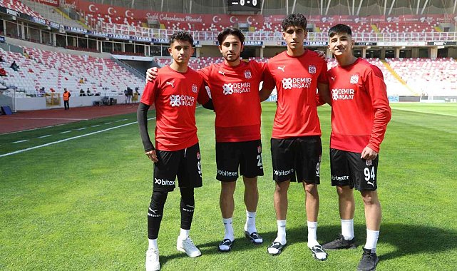 Sivasspor'un gençleri ilk resmi maçına çıktı