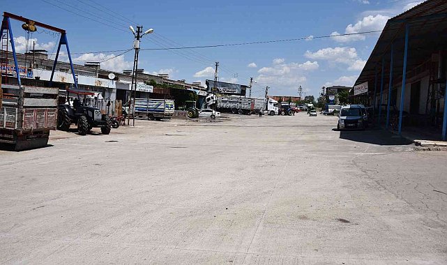 Siverek'te oto sanayi sitesinin yolları yeniden yapılıyor